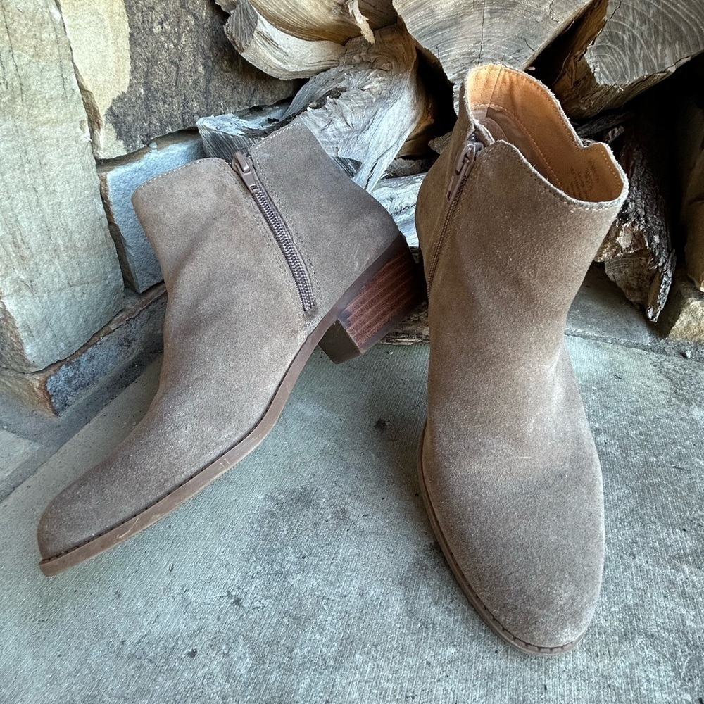 Sole Society Breyon Leather Suede‎ ankle boots w/side zip Sz-7M. D